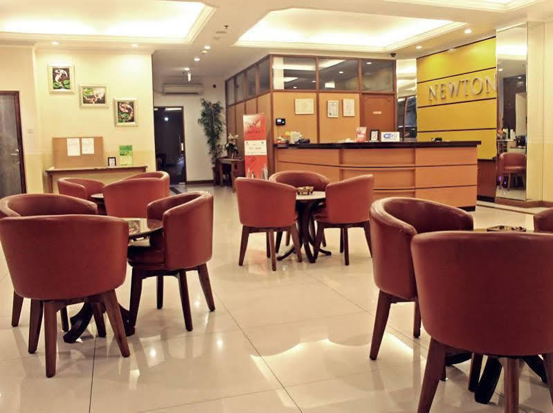 ג'קרטה Newton Residence מראה חיצוני תמונה